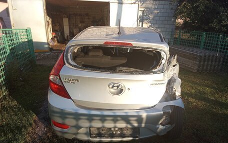 Hyundai Solaris II рестайлинг, 2013 год, 350 000 рублей, 3 фотография