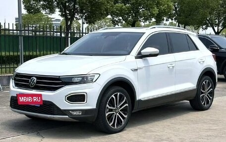 Volkswagen T-Roc I, 2022 год, 1 730 000 рублей, 3 фотография