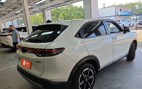 Honda Vezel, 2023 год, 1 780 000 рублей, 3 фотография