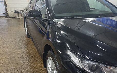 Toyota Camry, 2021 год, 2 200 000 рублей, 3 фотография