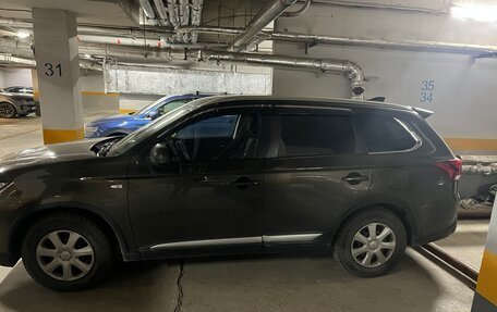 Mitsubishi Outlander III рестайлинг 3, 2019 год, 1 900 000 рублей, 3 фотография