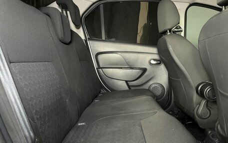 Renault Logan II, 2018 год, 799 000 рублей, 11 фотография