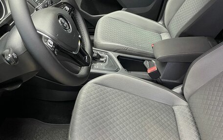 Volkswagen Tiguan II, 2017 год, 2 170 000 рублей, 6 фотография