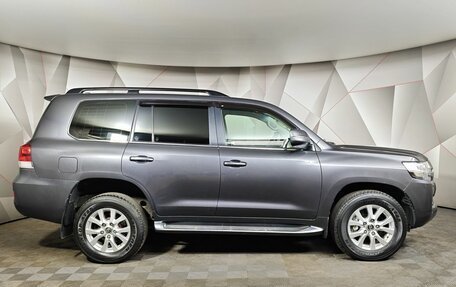Toyota Land Cruiser 200, 2018 год, 6 200 000 рублей, 6 фотография