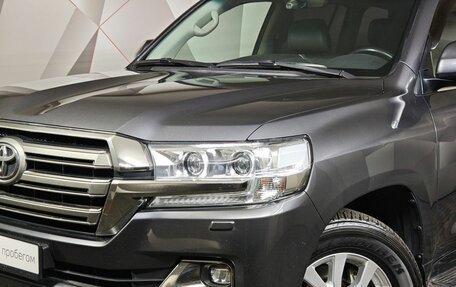 Toyota Land Cruiser 200, 2018 год, 6 200 000 рублей, 10 фотография
