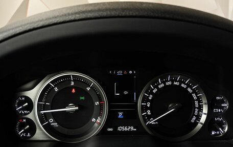 Toyota Land Cruiser 200, 2018 год, 6 200 000 рублей, 18 фотография