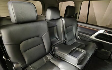 Toyota Land Cruiser 200, 2018 год, 6 200 000 рублей, 17 фотография