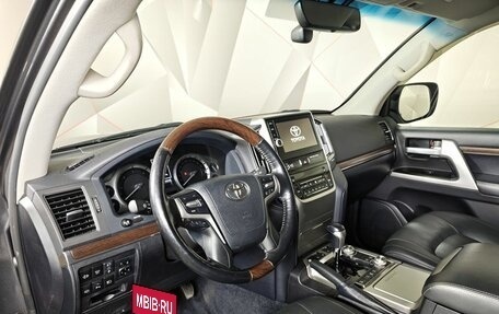 Toyota Land Cruiser 200, 2018 год, 6 200 000 рублей, 19 фотография