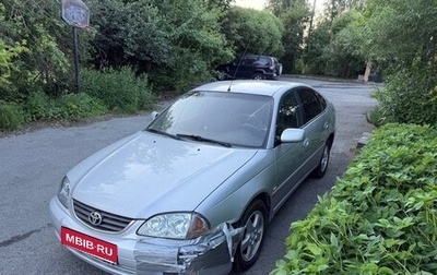 Toyota Avensis III рестайлинг, 2002 год, 250 000 рублей, 1 фотография