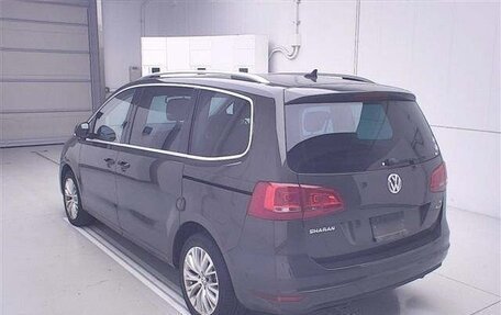 Volkswagen Sharan II, 2015 год, 878 000 рублей, 2 фотография