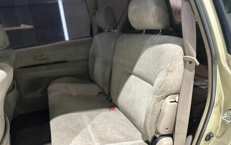 Toyota Ipsum II, 2001 год, 440 000 рублей, 15 фотография