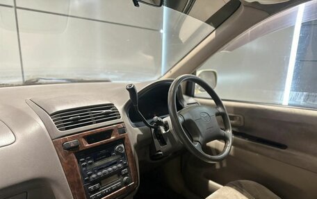 Toyota Ipsum II, 2001 год, 440 000 рублей, 10 фотография