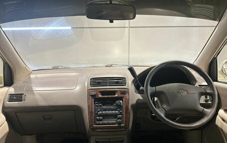 Toyota Ipsum II, 2001 год, 440 000 рублей, 11 фотография