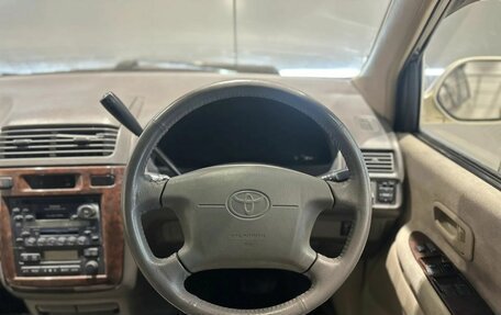 Toyota Ipsum II, 2001 год, 440 000 рублей, 13 фотография