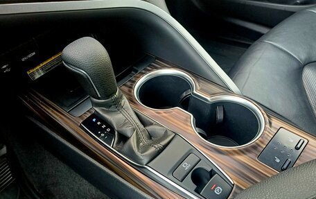 Toyota Camry, 2020 год, 2 700 000 рублей, 21 фотография
