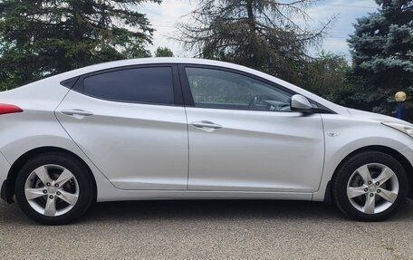 Hyundai Elantra V, 2011 год, 990 000 рублей, 4 фотография