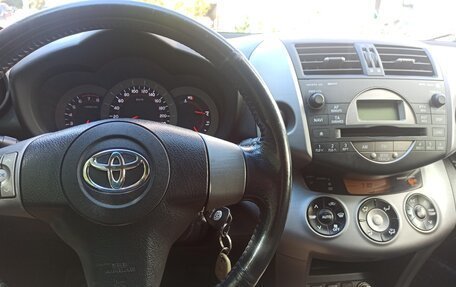 Toyota RAV4, 2006 год, 1 050 000 рублей, 8 фотография