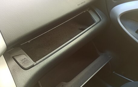 Toyota RAV4, 2006 год, 1 050 000 рублей, 12 фотография