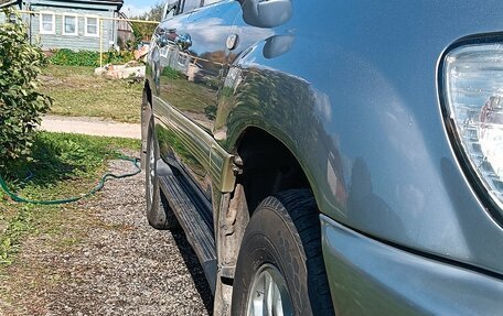 Toyota Land Cruiser 100 рестайлинг 2, 2000 год, 1 650 000 рублей, 3 фотография