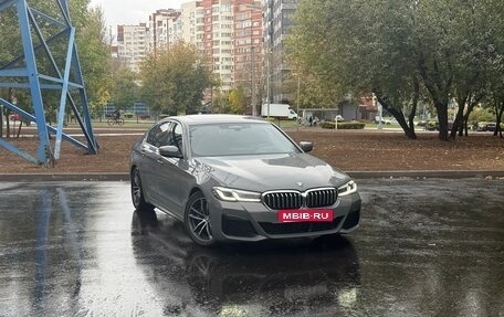 BMW 5 серия, 2021 год, 4 999 000 рублей, 2 фотография