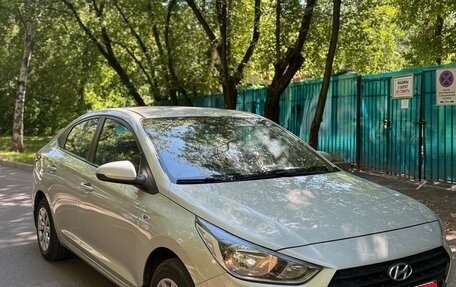Hyundai Solaris II рестайлинг, 2018 год, 1 320 000 рублей, 2 фотография