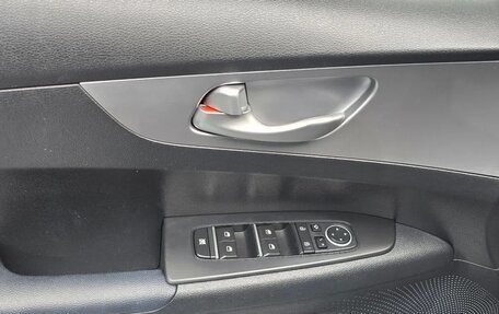 KIA K3, 2023 год, 1 450 000 рублей, 28 фотография
