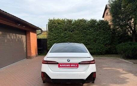 BMW 5 серия, 2024 год, 6 950 000 рублей, 4 фотография