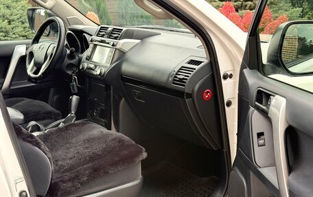 Toyota Land Cruiser Prado 150 рестайлинг 2, 2015 год, 3 450 000 рублей, 14 фотография
