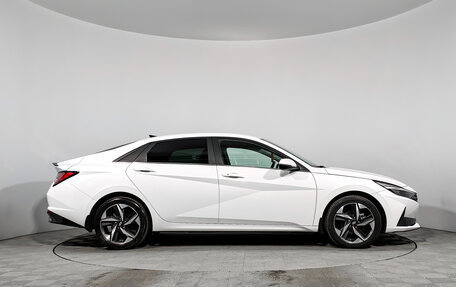 Hyundai Elantra, 2022 год, 2 200 000 рублей, 4 фотография