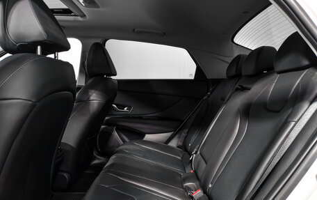 Hyundai Elantra, 2022 год, 2 200 000 рублей, 13 фотография