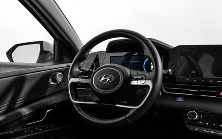 Hyundai Elantra, 2022 год, 2 200 000 рублей, 17 фотография