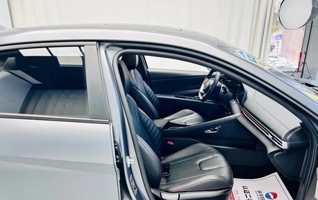 Hyundai Elantra, 2022 год, 1 196 000 рублей, 22 фотография