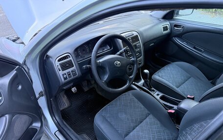 Toyota Avensis III рестайлинг, 2002 год, 250 000 рублей, 11 фотография