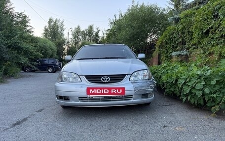 Toyota Avensis III рестайлинг, 2002 год, 250 000 рублей, 4 фотография