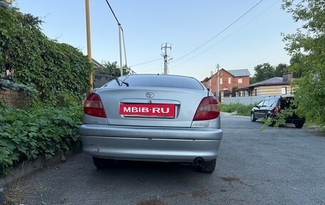 Toyota Avensis III рестайлинг, 2002 год, 250 000 рублей, 8 фотография