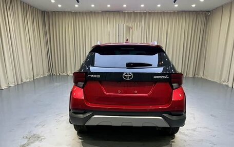 Toyota Yaris XP150 рестайлинг, 2022 год, 980 000 рублей, 5 фотография