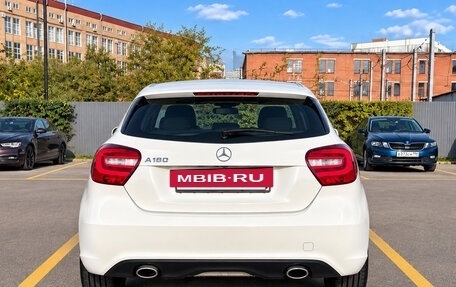 Mercedes-Benz A-Класс, 2015 год, 1 100 000 рублей, 3 фотография