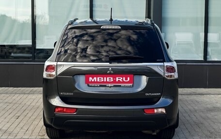 Mitsubishi Outlander III рестайлинг 3, 2013 год, 1 585 000 рублей, 4 фотография