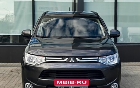 Mitsubishi Outlander III рестайлинг 3, 2013 год, 1 585 000 рублей, 8 фотография