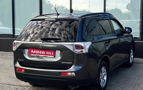 Mitsubishi Outlander III рестайлинг 3, 2013 год, 1 585 000 рублей, 5 фотография