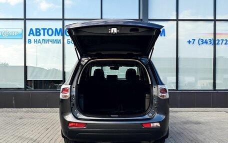 Mitsubishi Outlander III рестайлинг 3, 2013 год, 1 585 000 рублей, 19 фотография