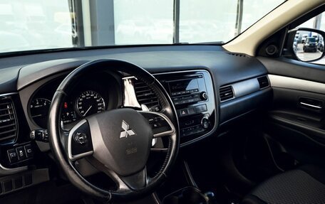 Mitsubishi Outlander III рестайлинг 3, 2013 год, 1 585 000 рублей, 14 фотография