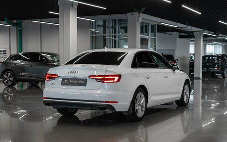 Audi A4, 2019 год, 2 240 000 рублей, 4 фотография