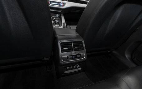 Audi A4, 2019 год, 2 240 000 рублей, 13 фотография
