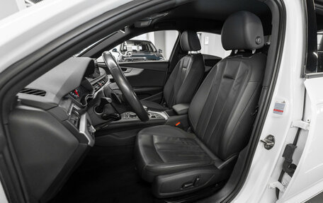 Audi A4, 2019 год, 2 240 000 рублей, 9 фотография