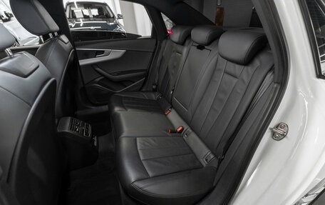 Audi A4, 2019 год, 2 240 000 рублей, 12 фотография