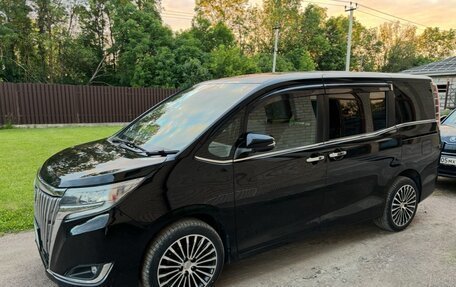 Toyota Esquire I, 2018 год, 2 295 000 рублей, 1 фотография