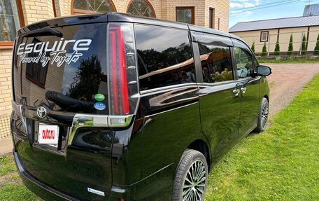 Toyota Esquire I, 2018 год, 2 295 000 рублей, 2 фотография