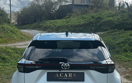 Toyota Yaris Cross, 2023 год, 2 100 000 рублей, 7 фотография