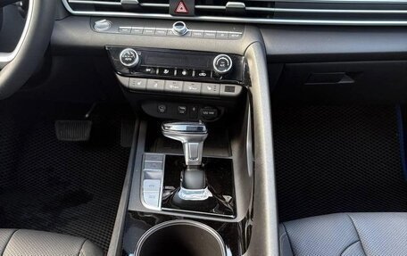 Hyundai Elantra, 2023 год, 1 900 000 рублей, 15 фотография